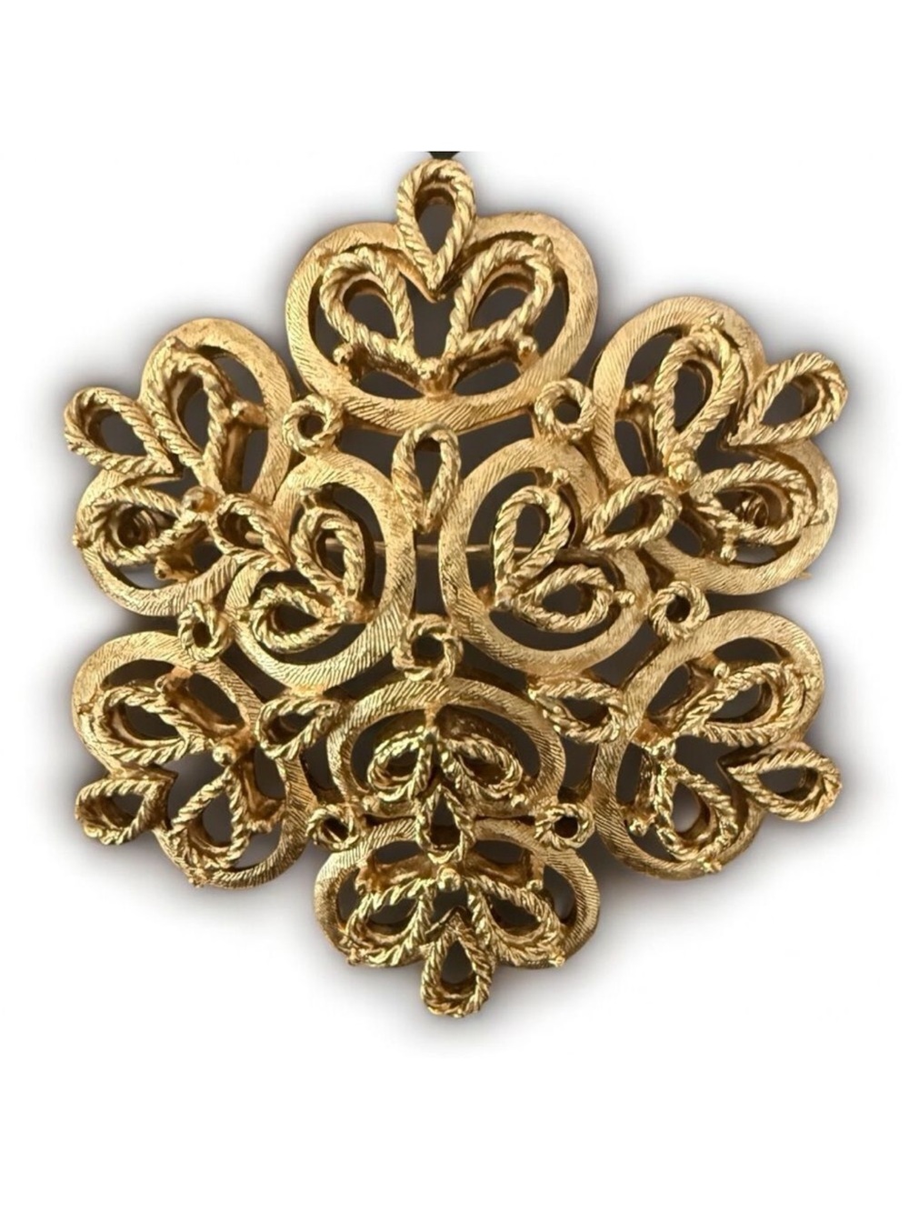 Trifari Vintage Gold Tone Filigree Brooch Women Ornate Scroll Pin Chic